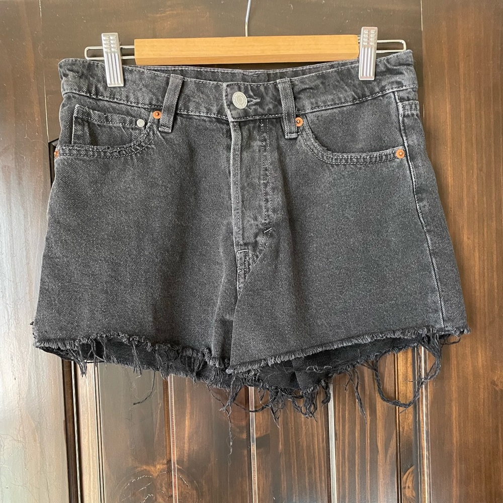 H&M black denim button up shorts